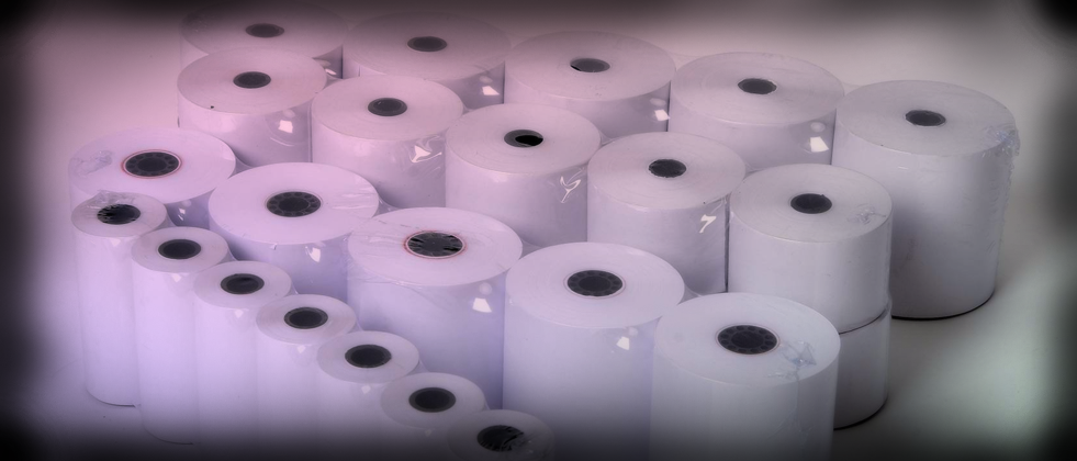 Character from the The Crysis 2 shooting a machine gun