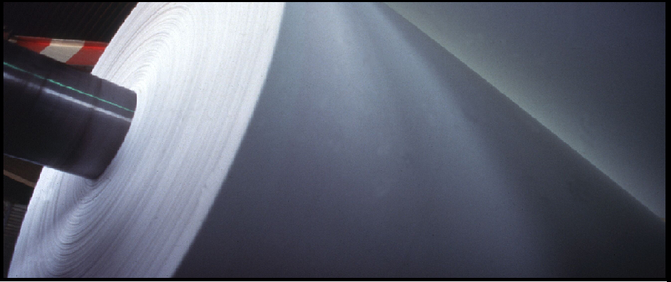 Character from the The Crysis 2 shooting a machine gun